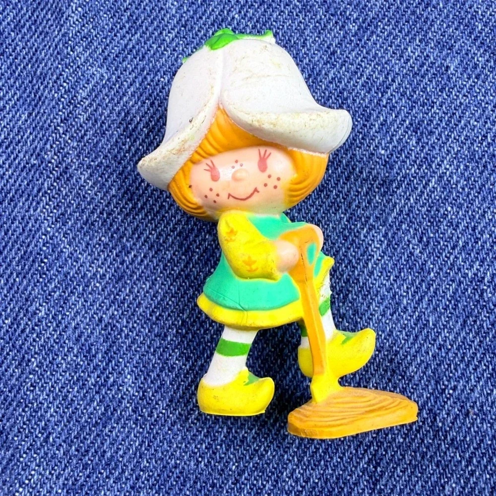 Vintage 1983 Strawberry Shortcake Angel Cake PVC Mini Figure AGC Toy